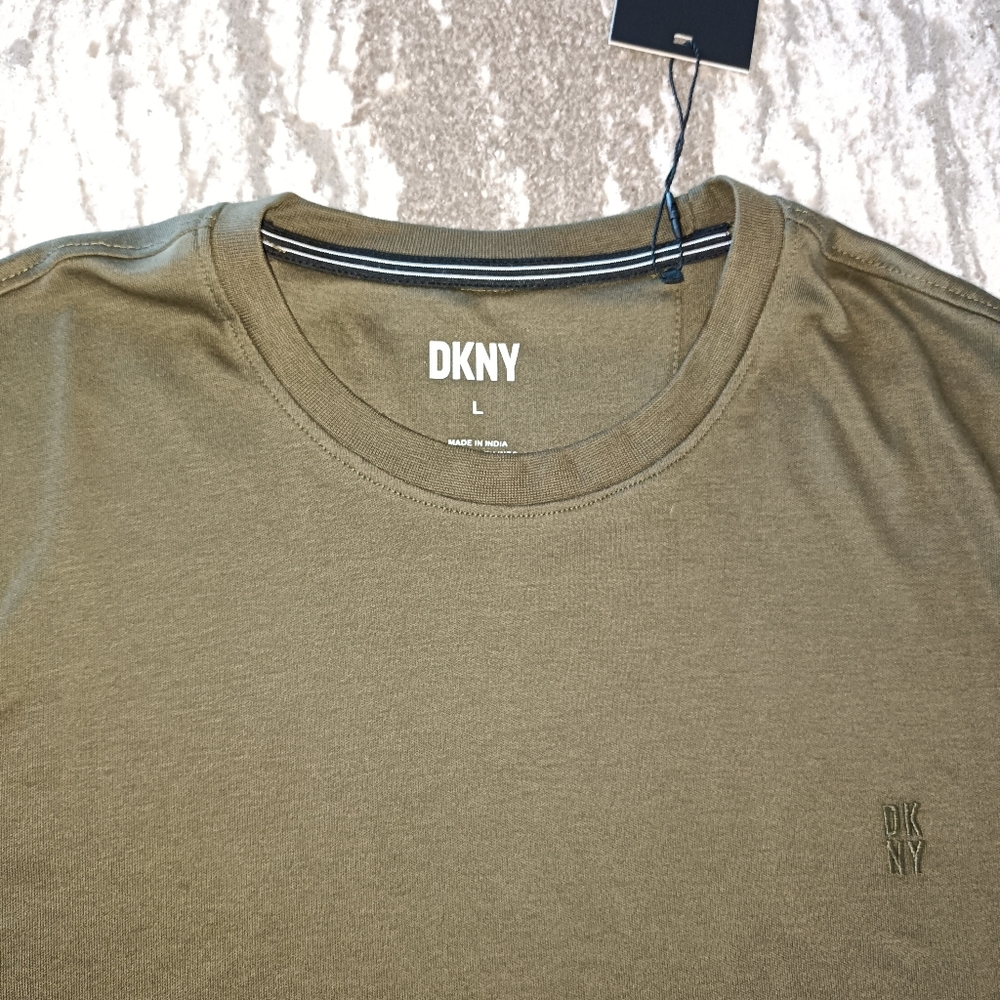 DKNY Men's Premiums Solid T-shirt New Size Large